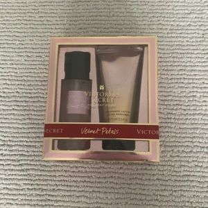 Victoria’s Secret lotion and mist set